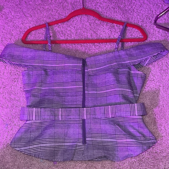 Black and white striped top - Picture 2 of 2